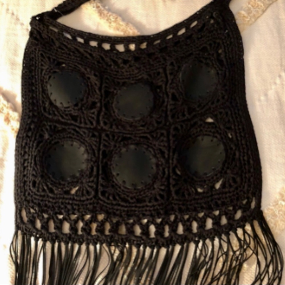 VINTAGE DKNY BLACK LEATHER & MACRAME CROCHET FRINGE CROSSBODY OR SHOULDER BAG